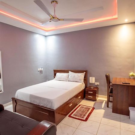 Bella Ella Hotel & Event Center Kasoa Ngoại thất bức ảnh