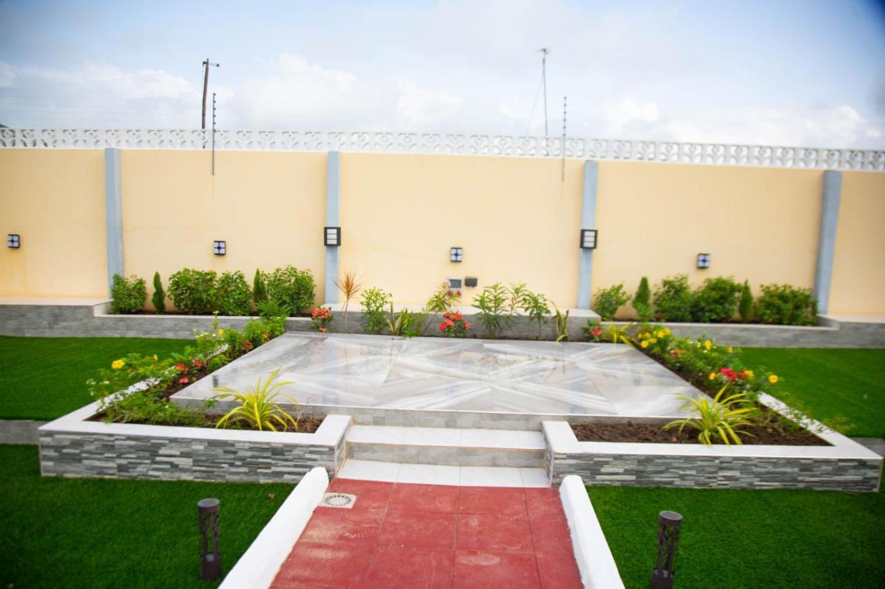 Bella Ella Hotel & Event Center Kasoa Ngoại thất bức ảnh